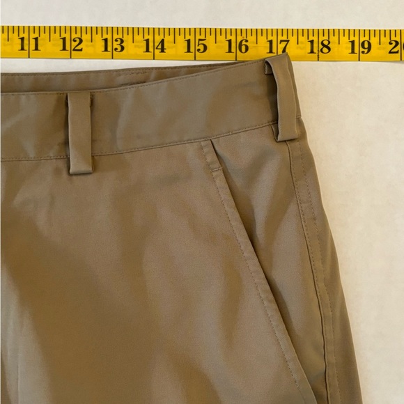 Nike Golf Mens Shorts Tan Size 34 Dri Fit - Picture 5 of 6